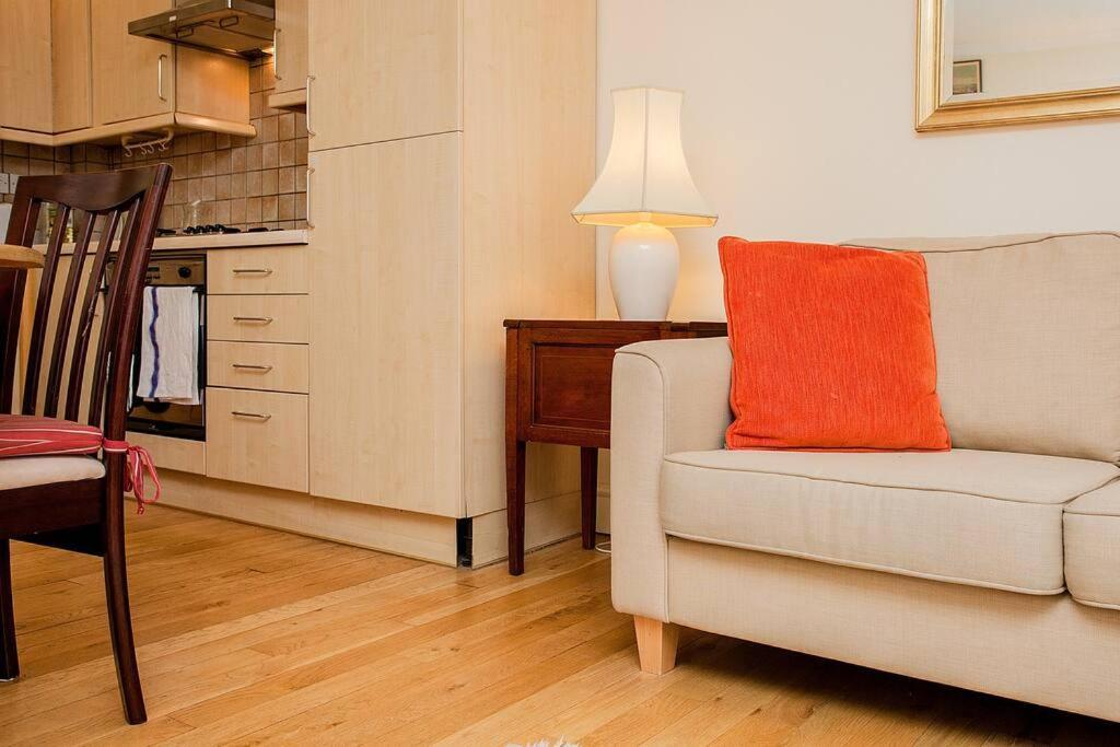 Bright 2 Bedroom Flat In Central Лондон Экстерьер фото