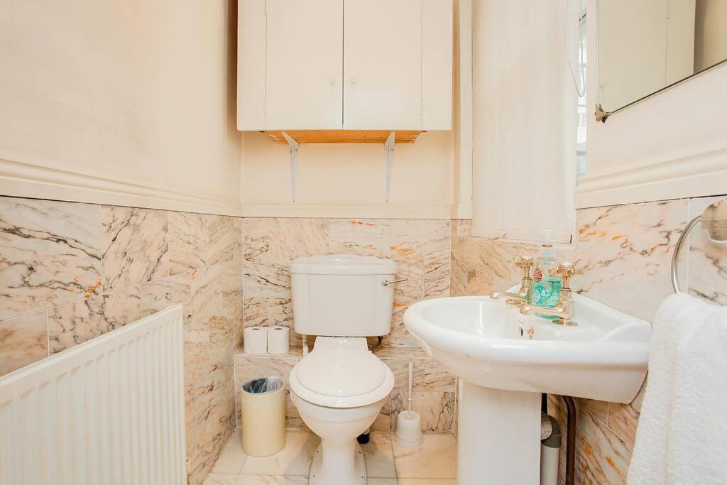 Bright 2 Bedroom Flat In Central Лондон Экстерьер фото